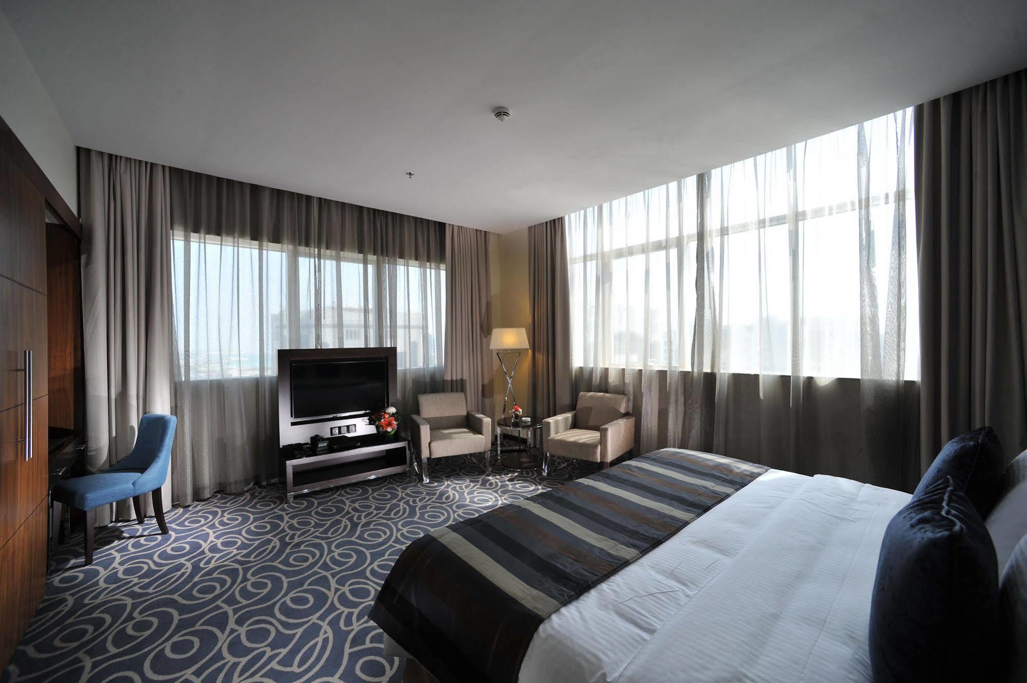 Ramada Corniche Hotel