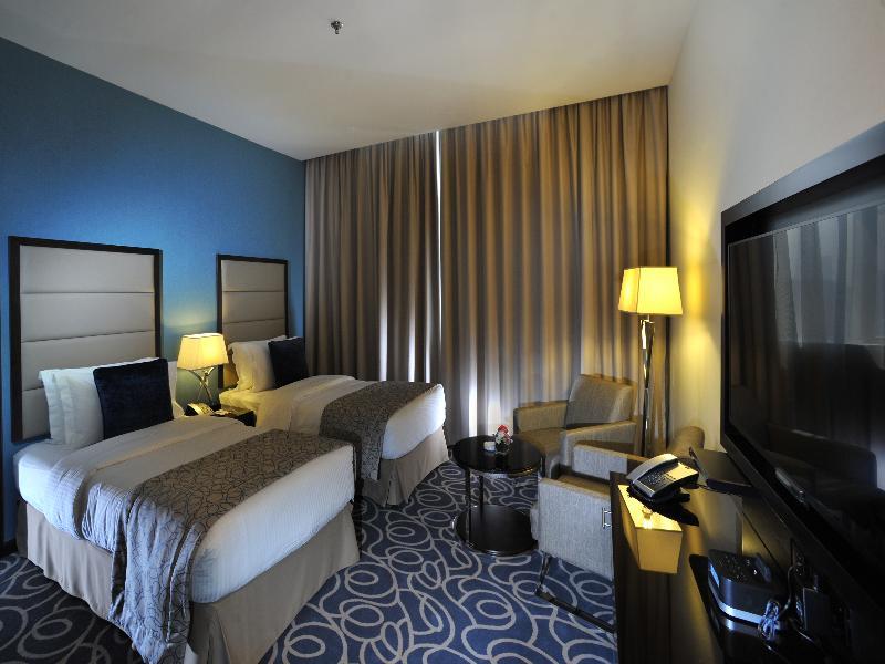 Ramada Corniche Hotel 4*