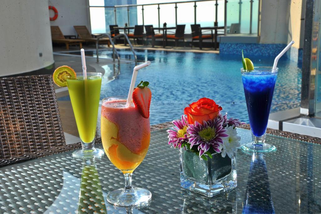 Hotel Ramada Corniche 4*