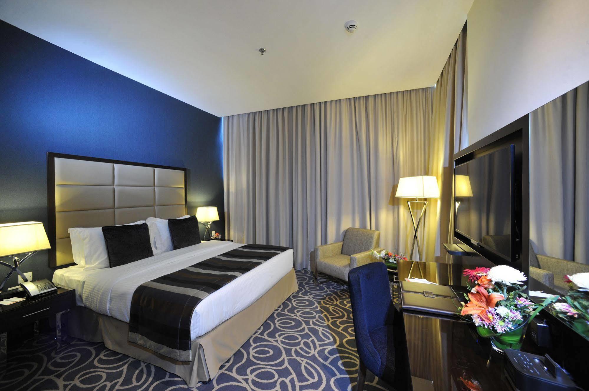 Ramada Corniche Hotel